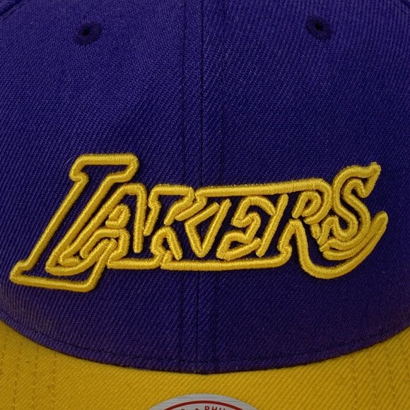 Men's Mitchell & Ness Los Angeles Lakers Purple Yellow‎ Two-Tone Snapback Hat - Picture 6 of 12